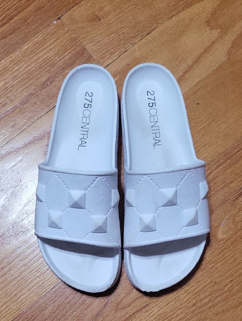 275 Central White Quilted Slide Sandals. Fits A Size 6.5